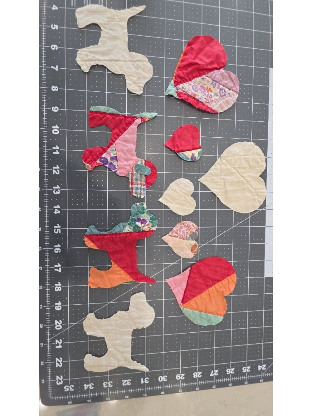 Primitive Appliques Patchwork Quilted Dogs & Hearts